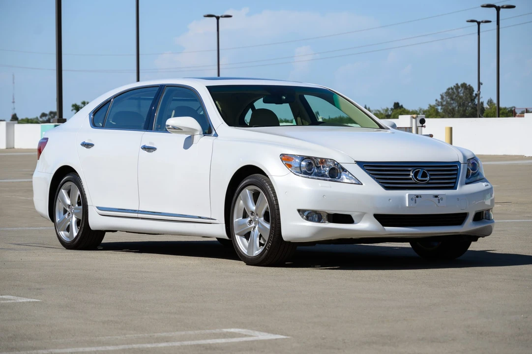 2010 Lexus LS 4th Gen - Image 31 of 31