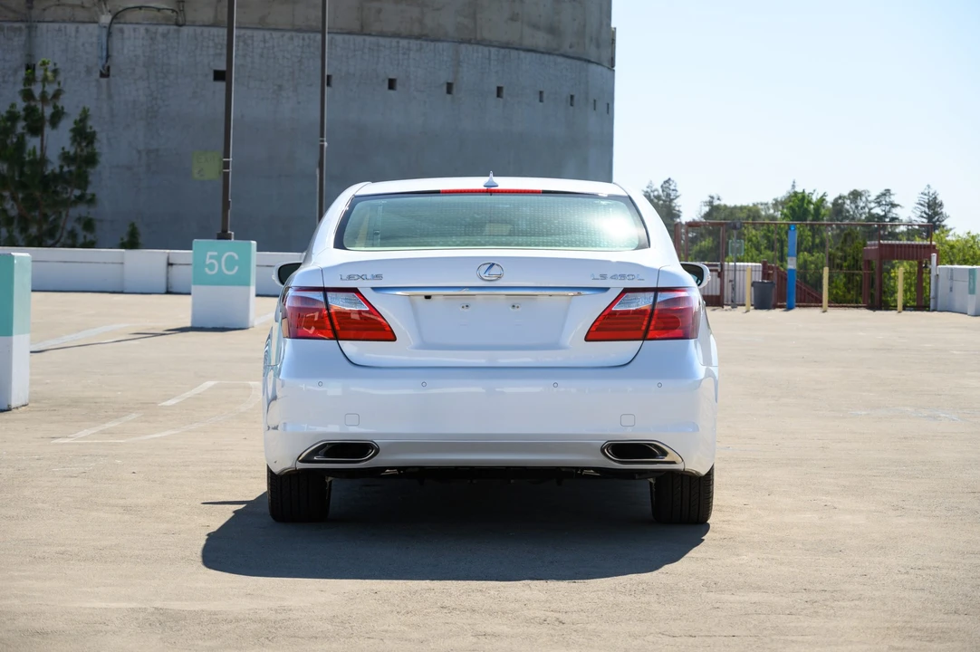 2010 Lexus LS 4th Gen - Image 22 of 31