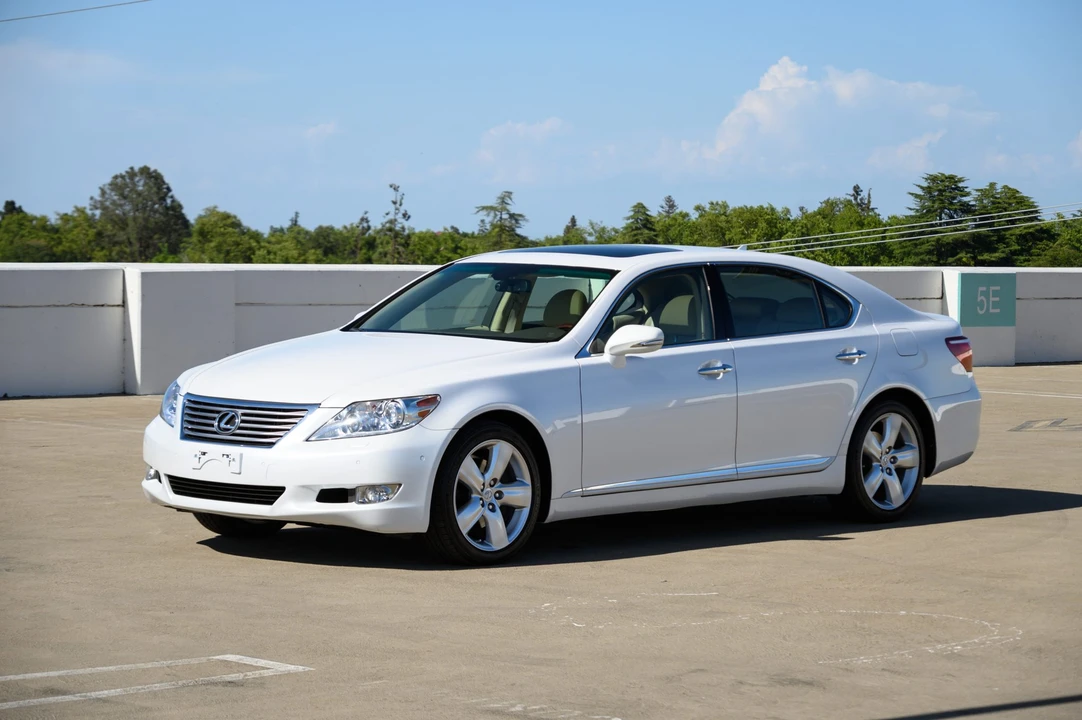 2010 Lexus LS 4th Gen - Image 11 of 31