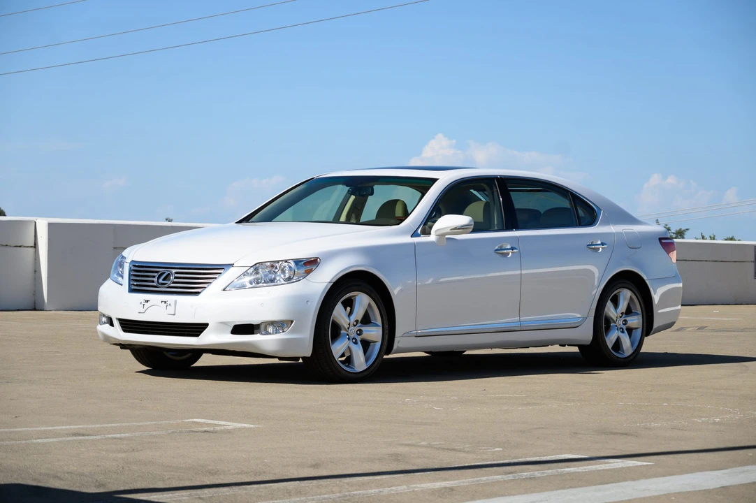 2010 Lexus LS 4th Gen - Image 12 of 31