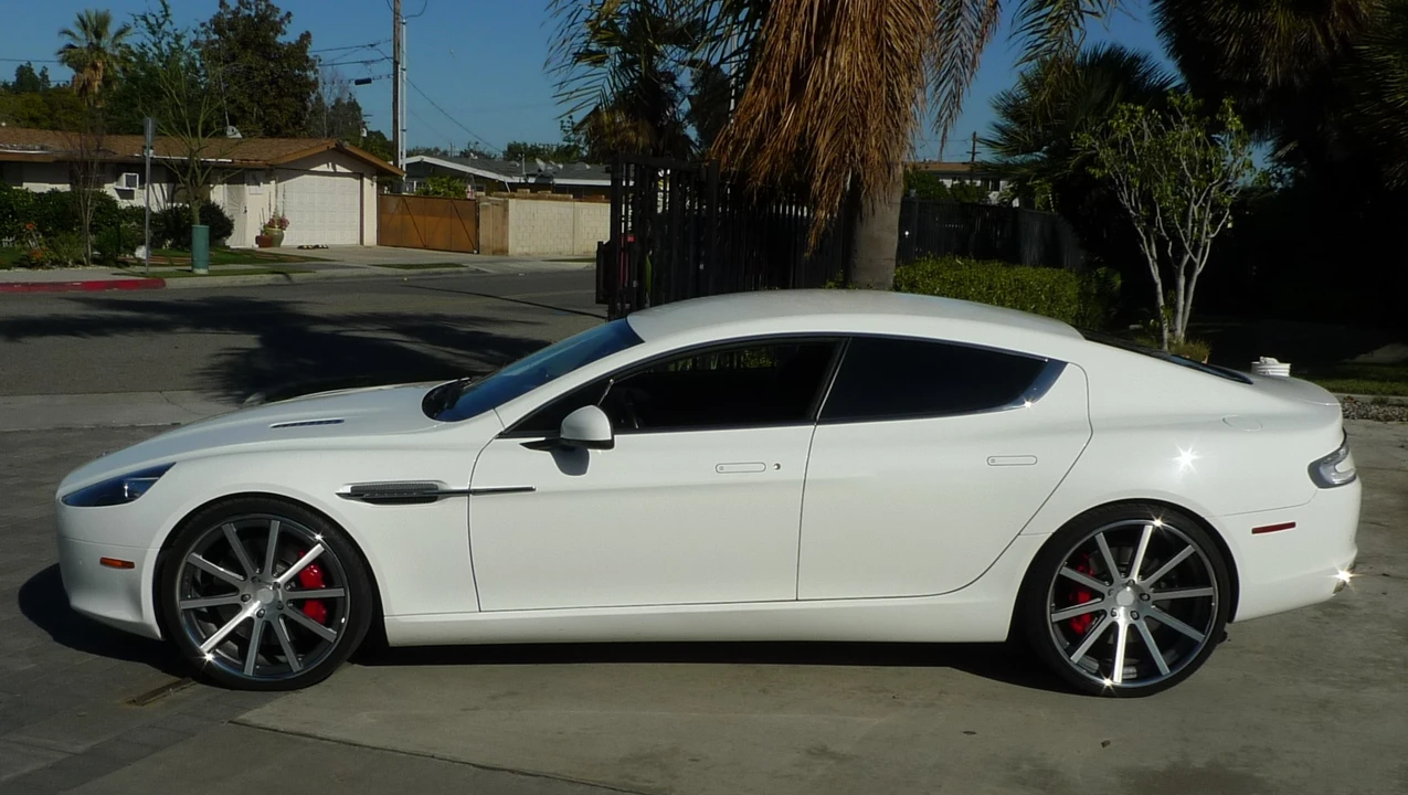 2011 Aston Martin Rapide - Image 12 of 31