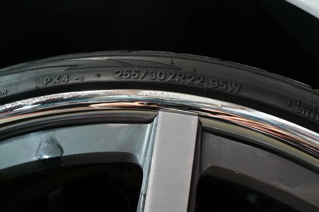 2011 Aston Martin Rapide - Image 23 of 31