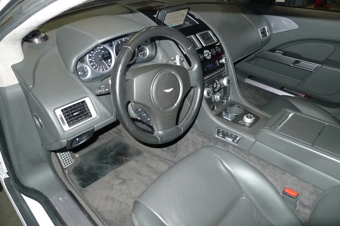 2011 Aston Martin Rapide - Image 28 of 31