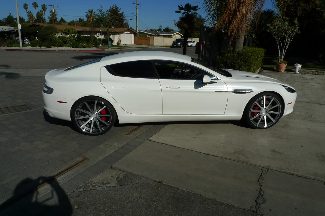 2011 Aston Martin Rapide - Image 4 of 31