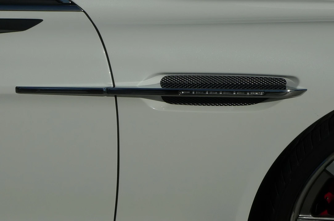 2011 Aston Martin Rapide - Image 21 of 31