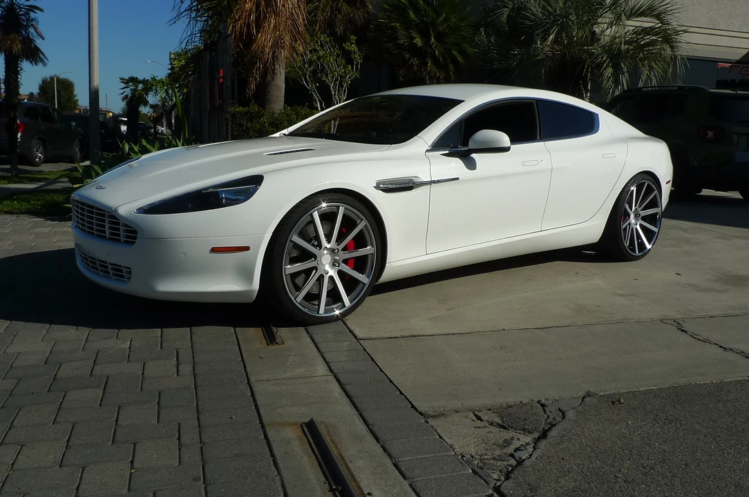 2011 Aston Martin Rapide - Image 13 of 31