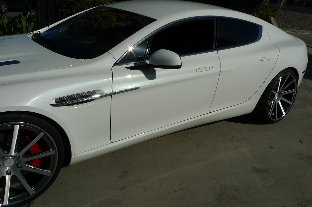 2011 Aston Martin Rapide - Image 18 of 31