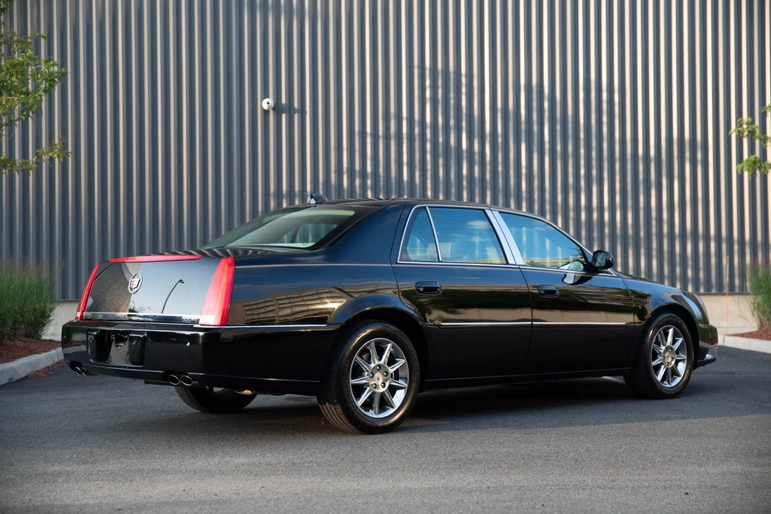 2011 Cadillac DTS - Image 21 of 31