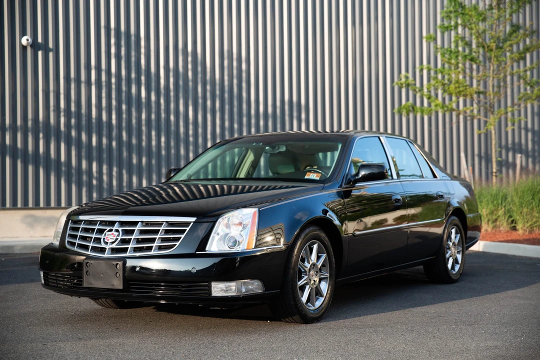 2011 Cadillac DTS - Image 10 of 31