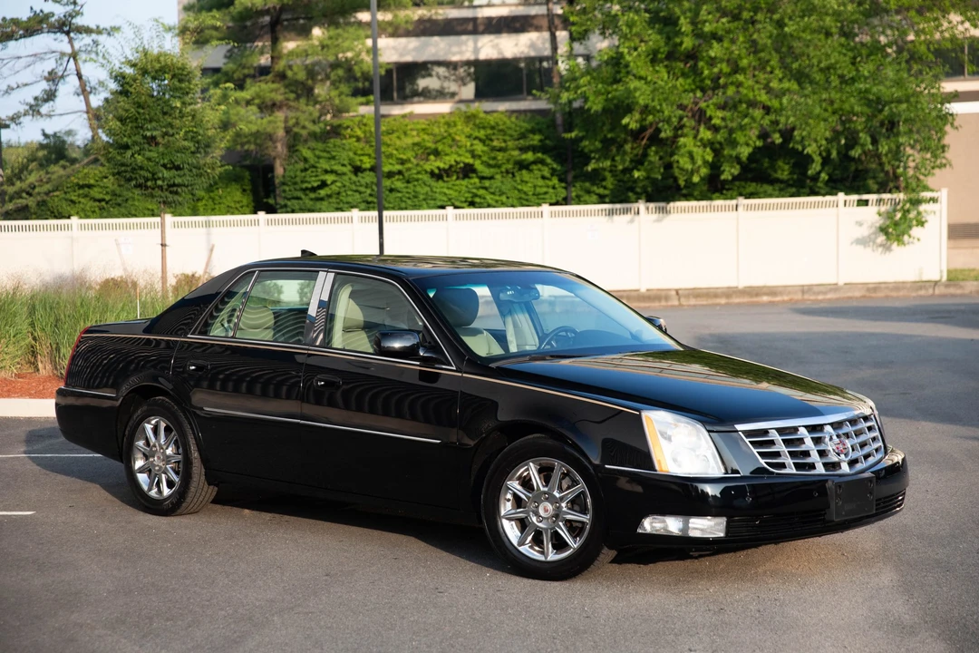 2011 Cadillac DTS - Image 5 of 31