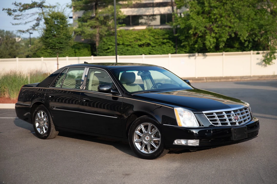 2011 Cadillac DTS - Image 4 of 31