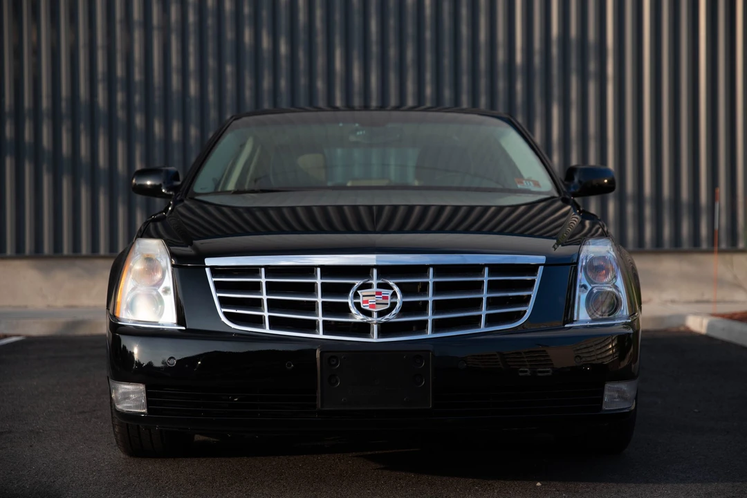 2011 Cadillac DTS - Image 8 of 31