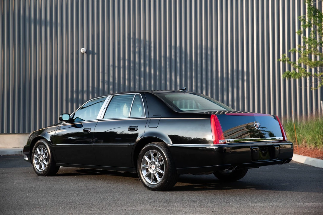 2011 Cadillac DTS - Image 14 of 31