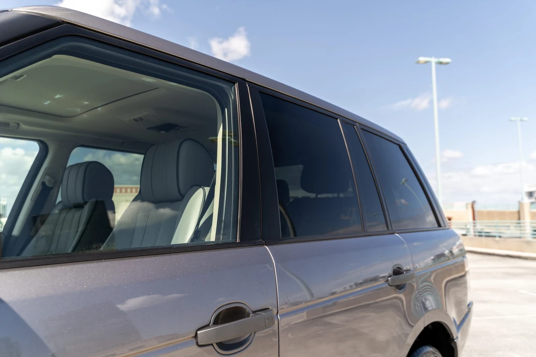 2011 Land Rover Range Rover L322 - Image 20 of 31
