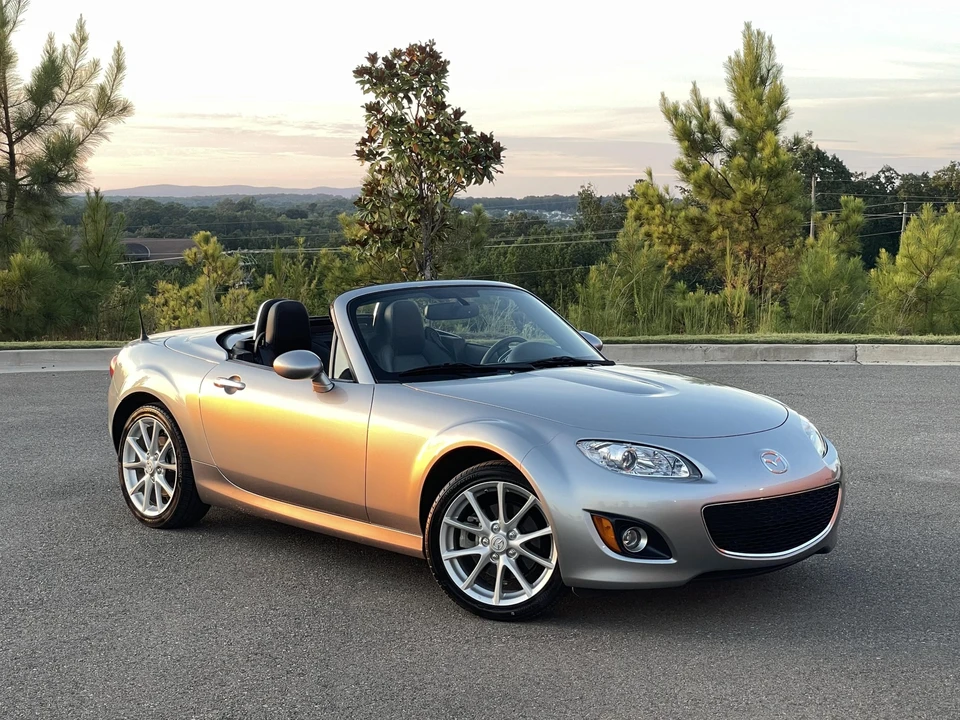 2011 Mazda NC MX-5 Miata - Image 2 of 31