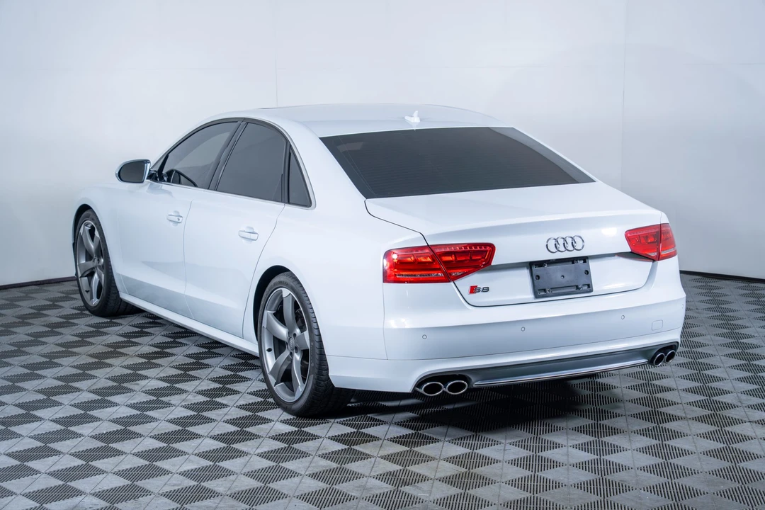 2013 Audi D4 S8 - Image 25 of 31