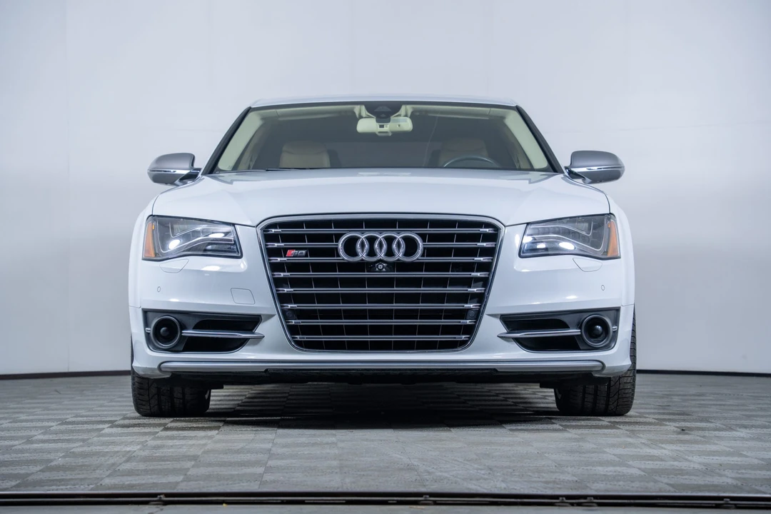 2013 Audi D4 S8 - Image 14 of 31