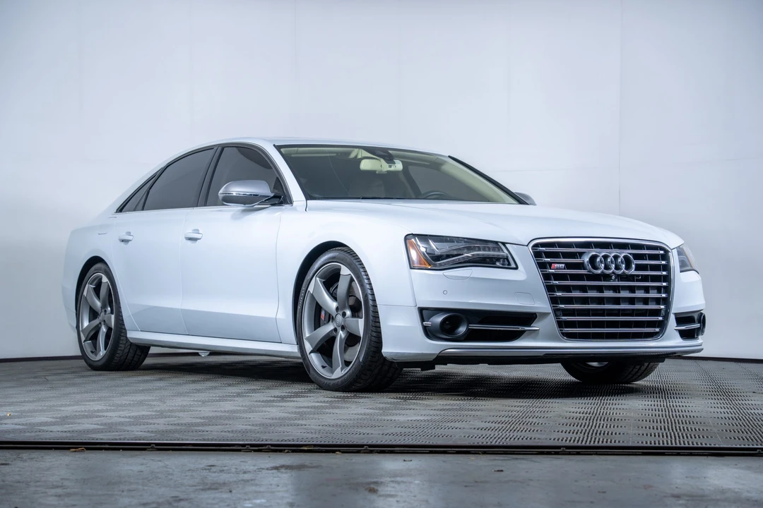 2013 Audi D4 S8 - Image 17 of 31