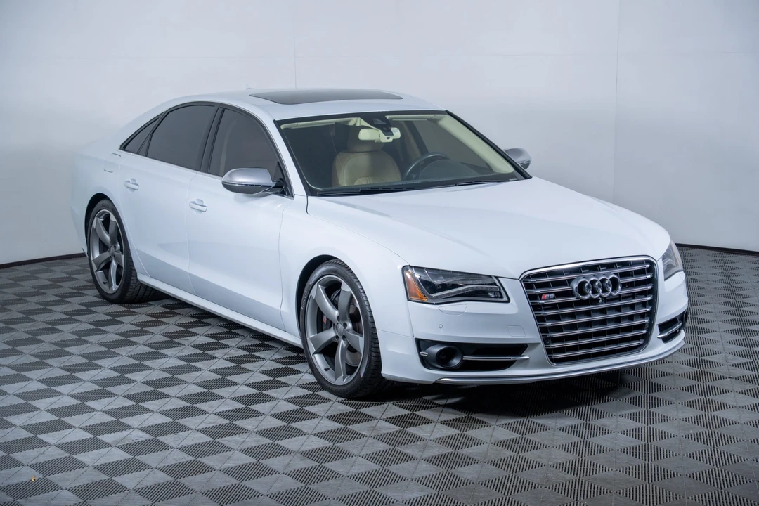 2013 Audi D4 S8 - Image 16 of 31