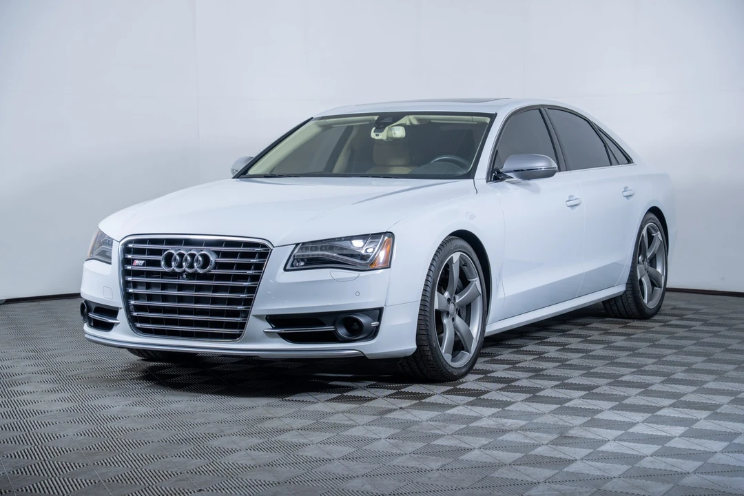 2013 Audi D4 S8 - Image 12 of 31