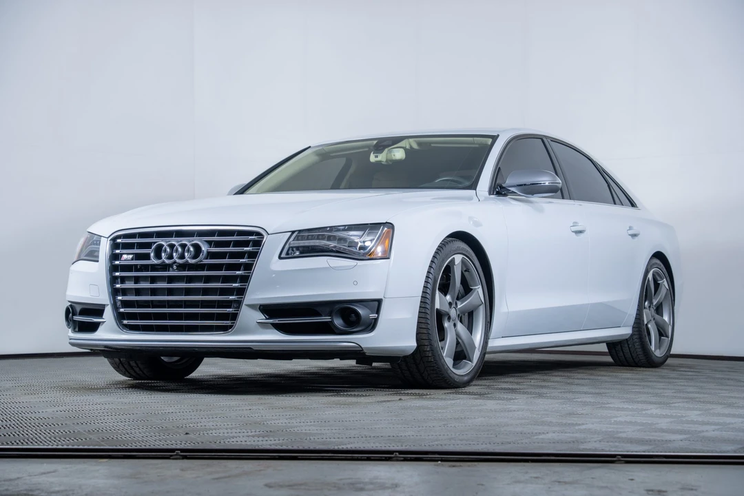2013 Audi D4 S8 - Image 11 of 31