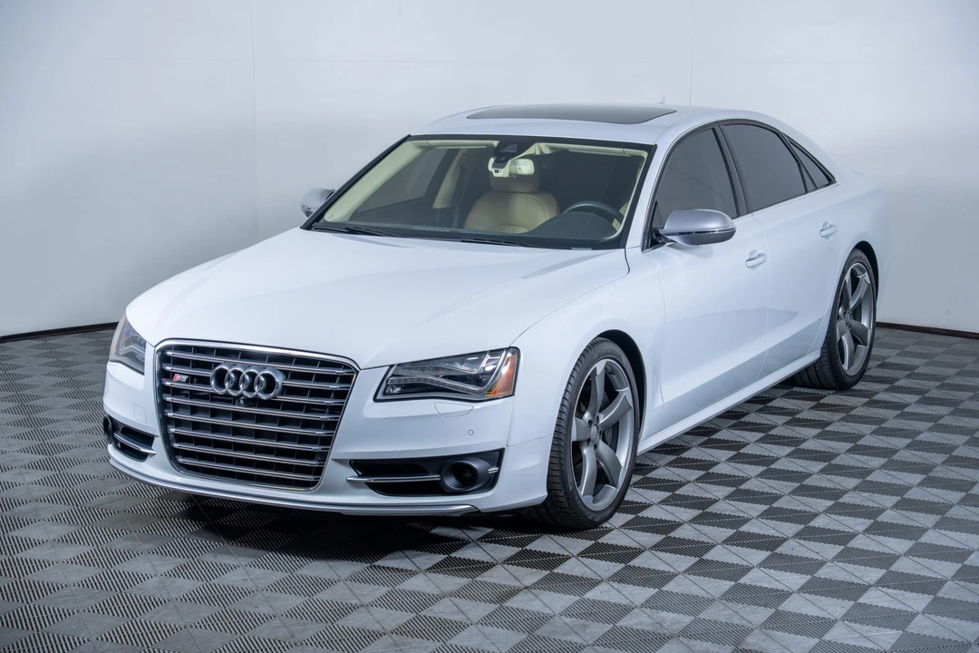 2013 Audi D4 S8 - Image 10 of 31