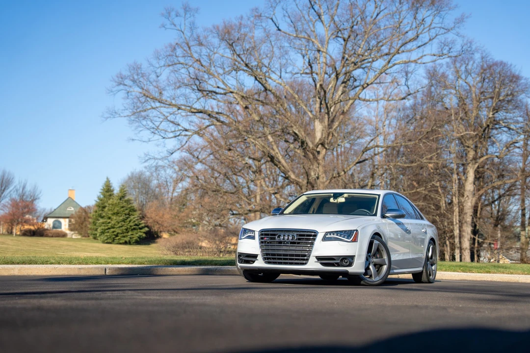 2013 Audi D4 S8 - Image 5 of 31