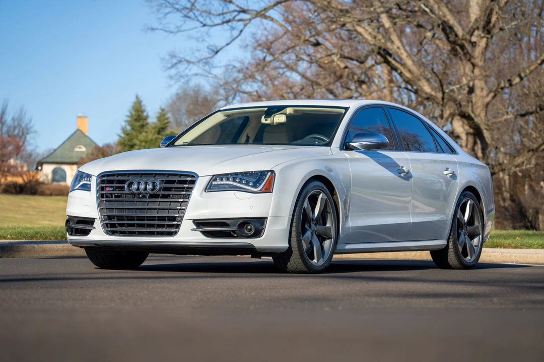 2013 Audi D4 S8 - Image 3 of 31
