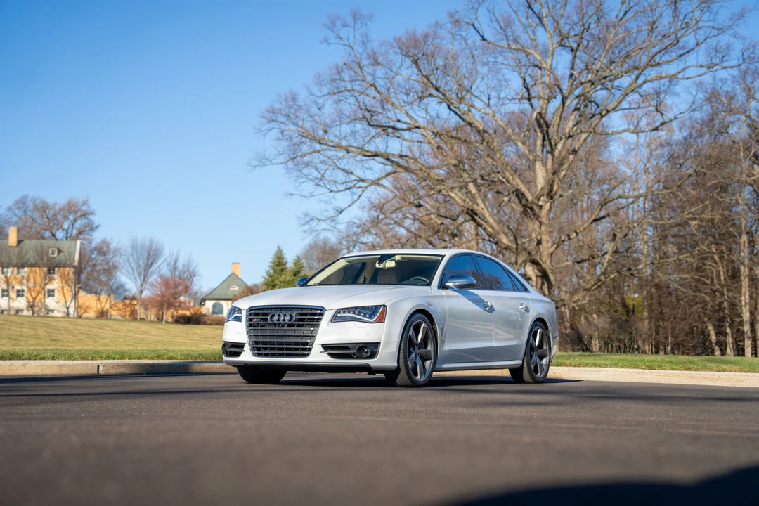 2013 Audi D4 S8 - Image 6 of 31