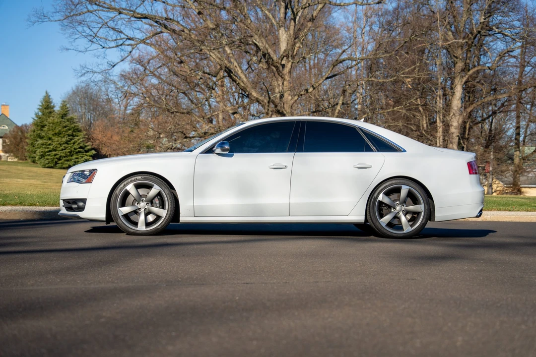 2013 Audi D4 S8 - Image 7 of 31