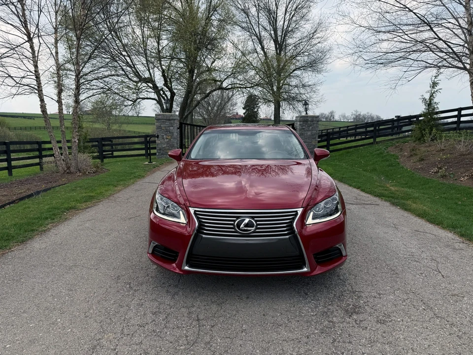 2013 Lexus LS 4th Gen - Image 6 of 31