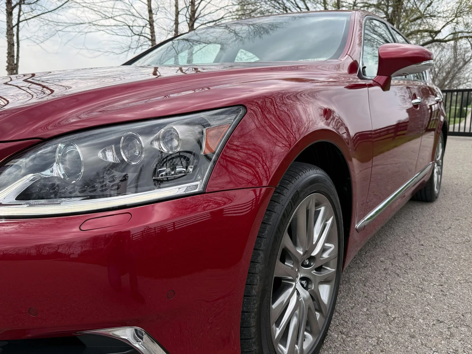 2013 Lexus LS 4th Gen - Image 20 of 31