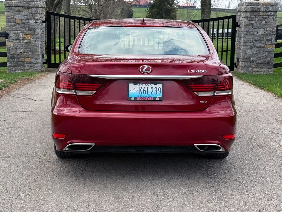 2013 Lexus LS 4th Gen - Image 16 of 31