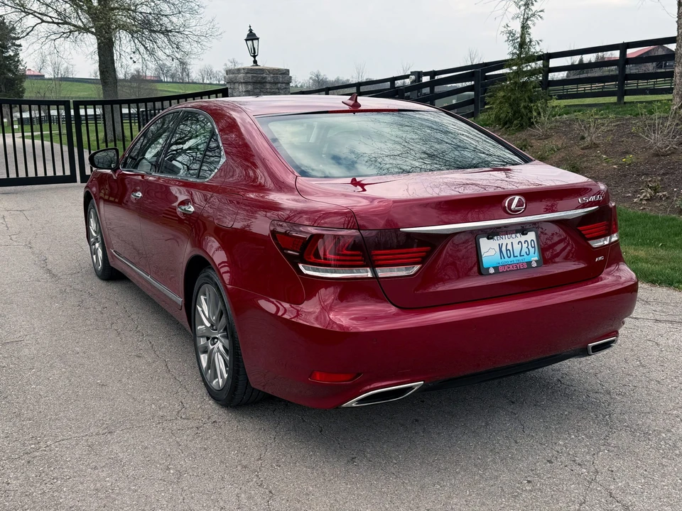 2013 Lexus LS 4th Gen - Image 14 of 31