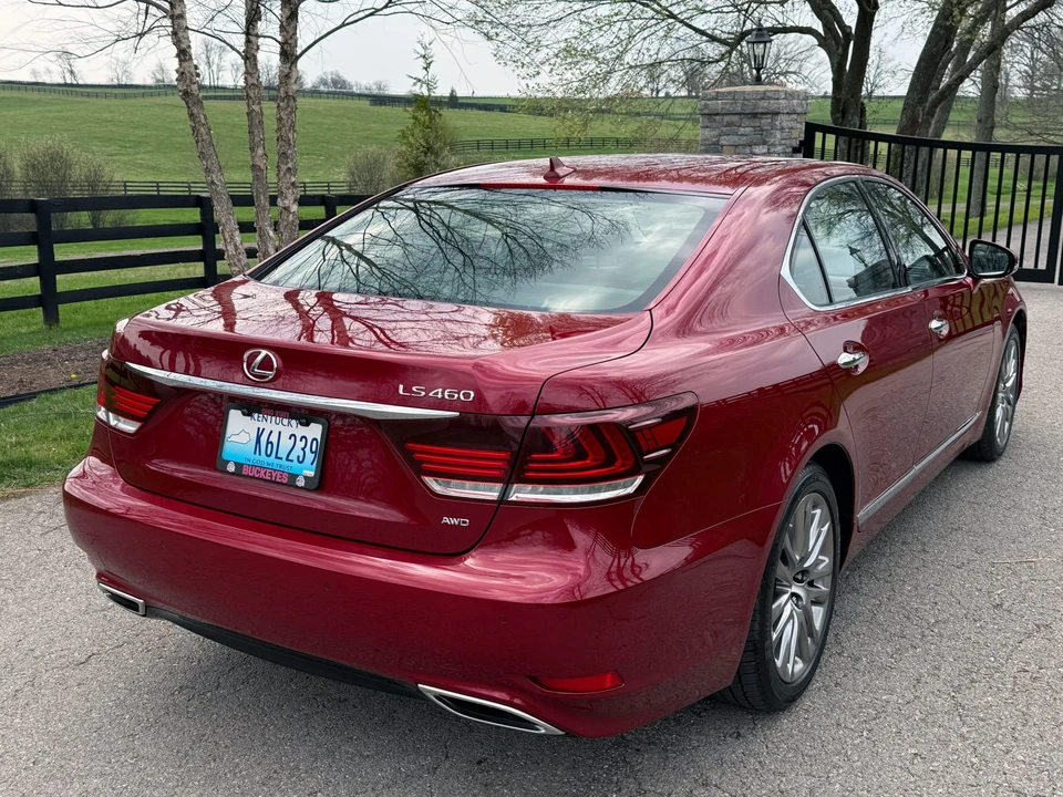 2013 Lexus LS 4th Gen - Image 17 of 31