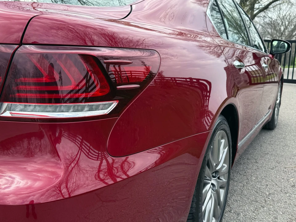 2013 Lexus LS 4th Gen - Image 30 of 31
