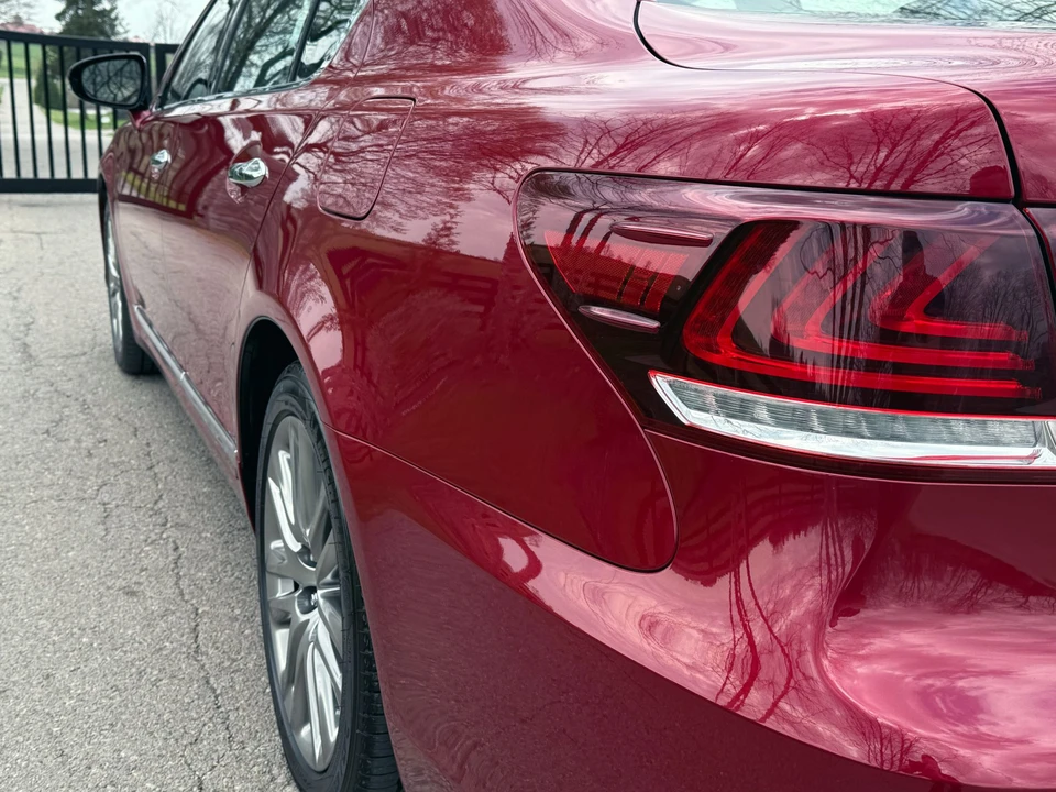 2013 Lexus LS 4th Gen - Image 25 of 31