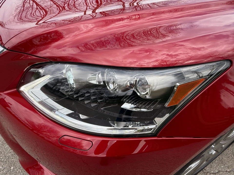 2013 Lexus LS 4th Gen - Image 24 of 31