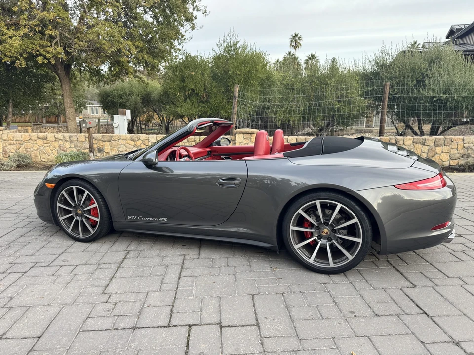 2013 Porsche 991 Carrera 4S - Image 25 of 31