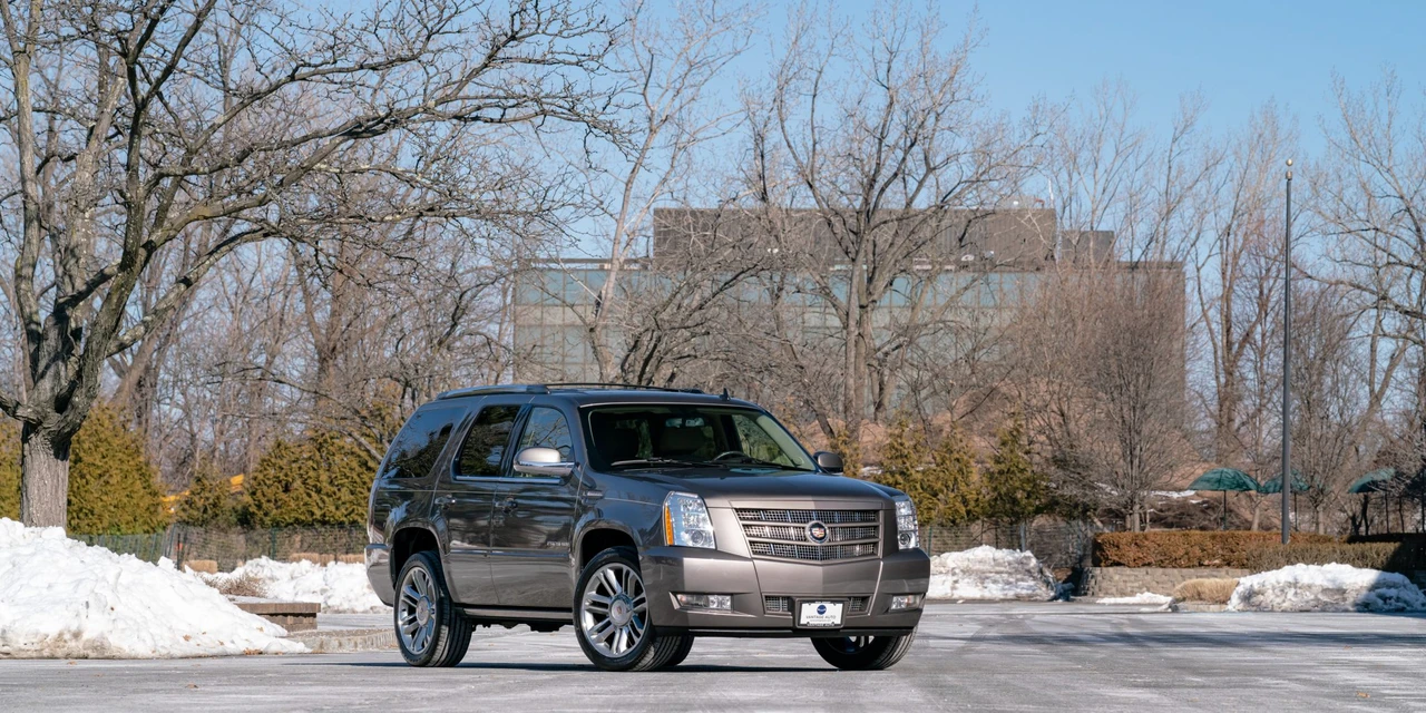 2014 Cadillac Escalade & EXT 3rd Gen - Image 15 of 31