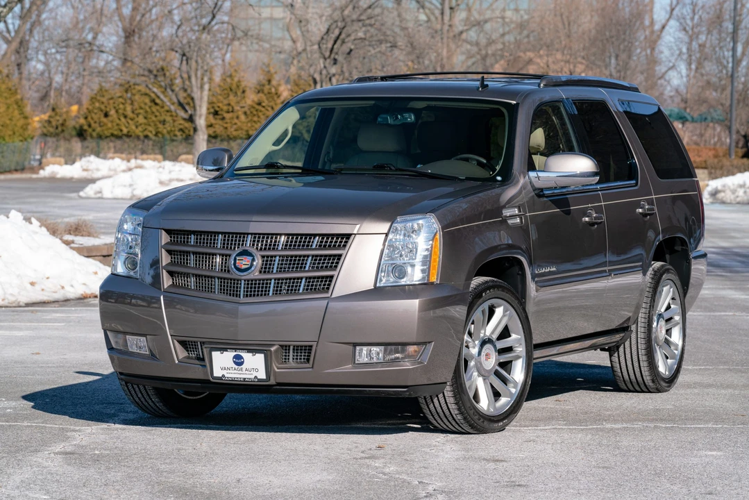 2014 Cadillac Escalade & EXT 3rd Gen - Image 3 of 31