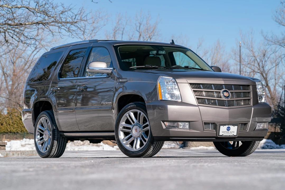 2014 Cadillac Escalade & EXT 3rd Gen - Image 17 of 31