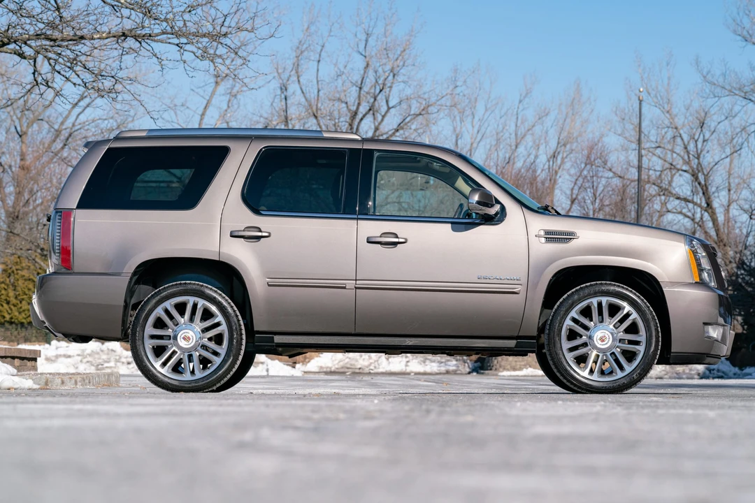 2014 Cadillac Escalade & EXT 3rd Gen - Image 14 of 31