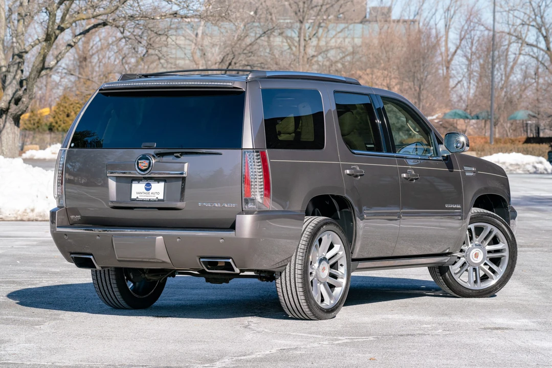 2014 Cadillac Escalade & EXT 3rd Gen - Image 11 of 31