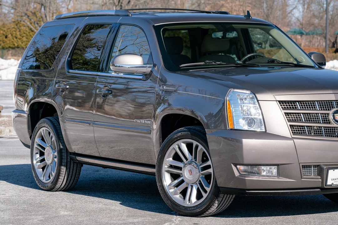 2014 Cadillac Escalade & EXT 3rd Gen - Image 26 of 31