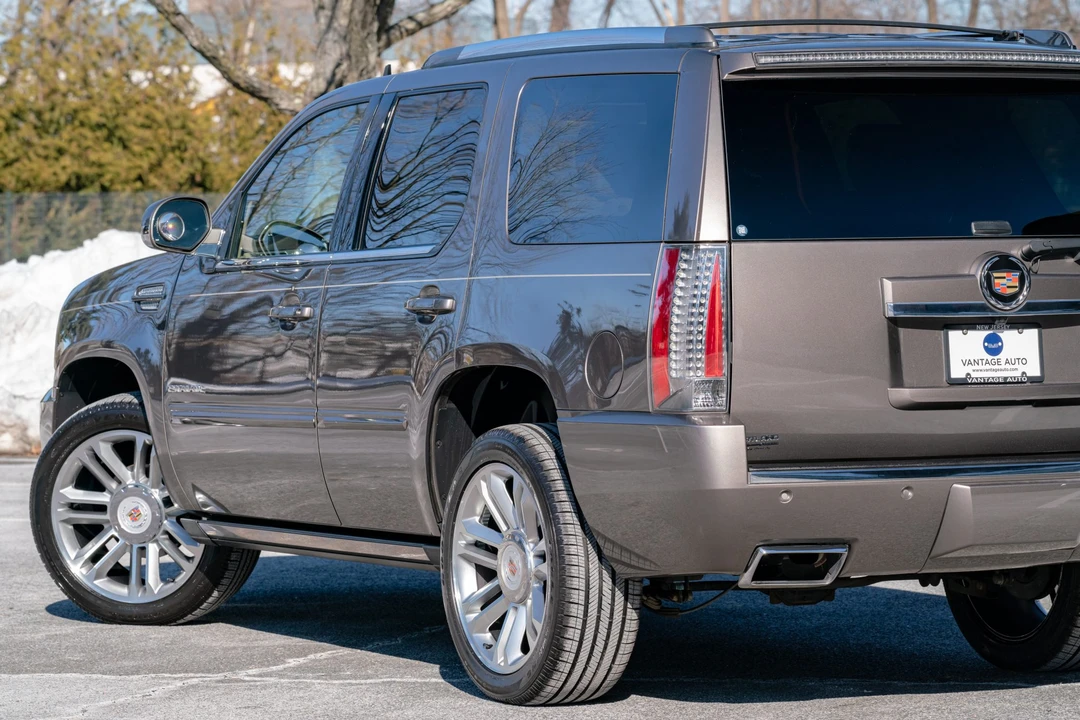 2014 Cadillac Escalade & EXT 3rd Gen - Image 22 of 31