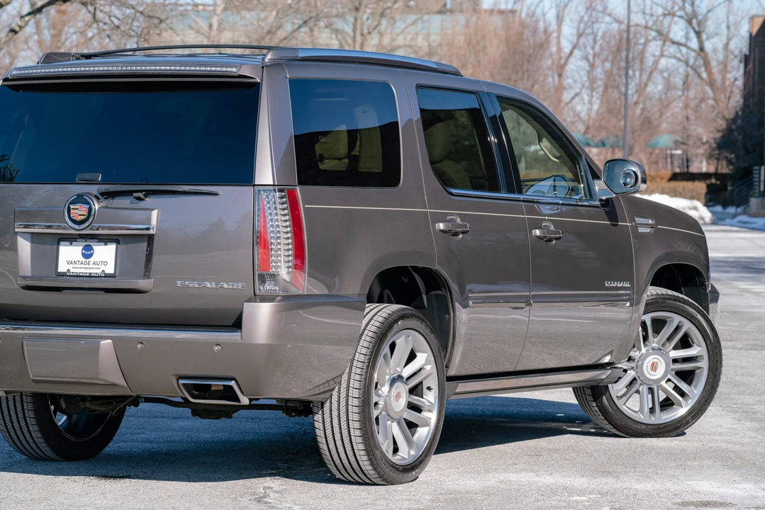 2014 Cadillac Escalade & EXT 3rd Gen - Image 25 of 31