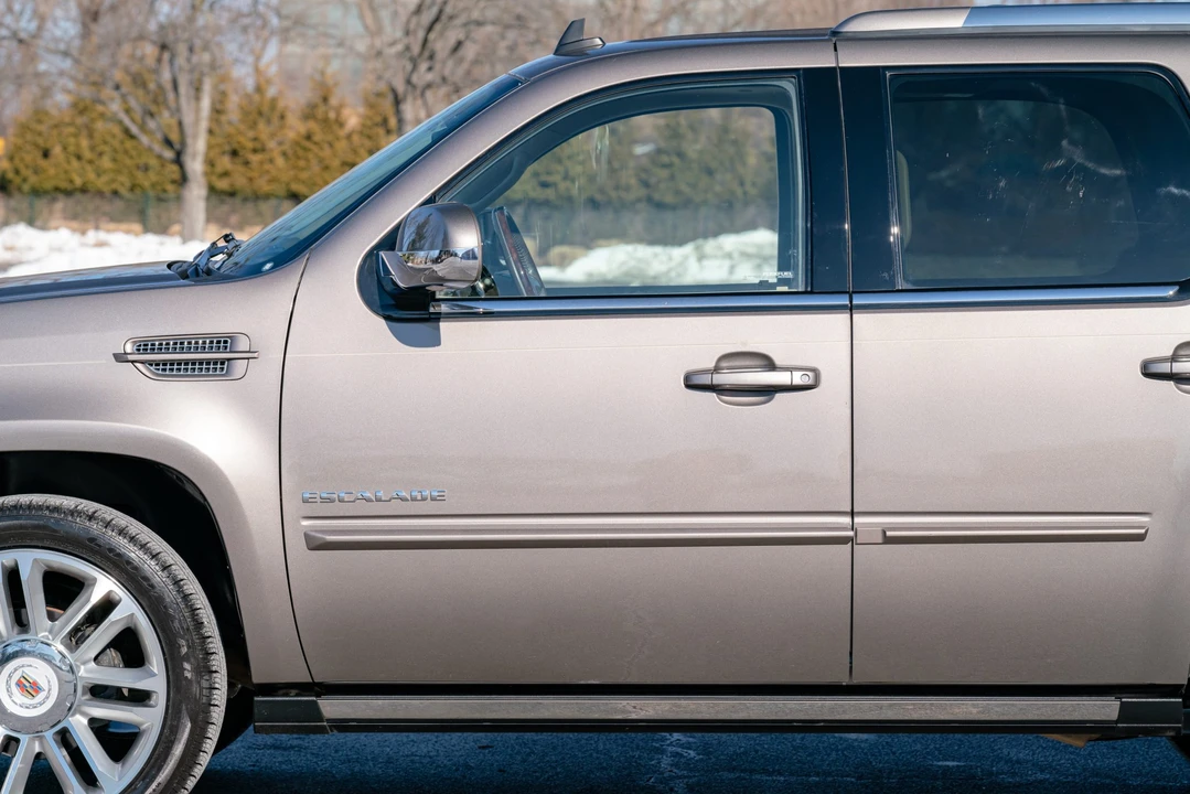 2014 Cadillac Escalade & EXT 3rd Gen - Image 29 of 31
