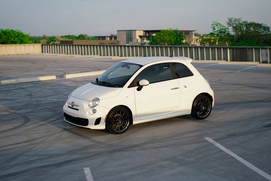 2014 Fiat Abarth 500 - Image 4 of 31