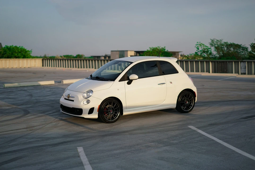 2014 Fiat Abarth 500 - Image 3 of 31